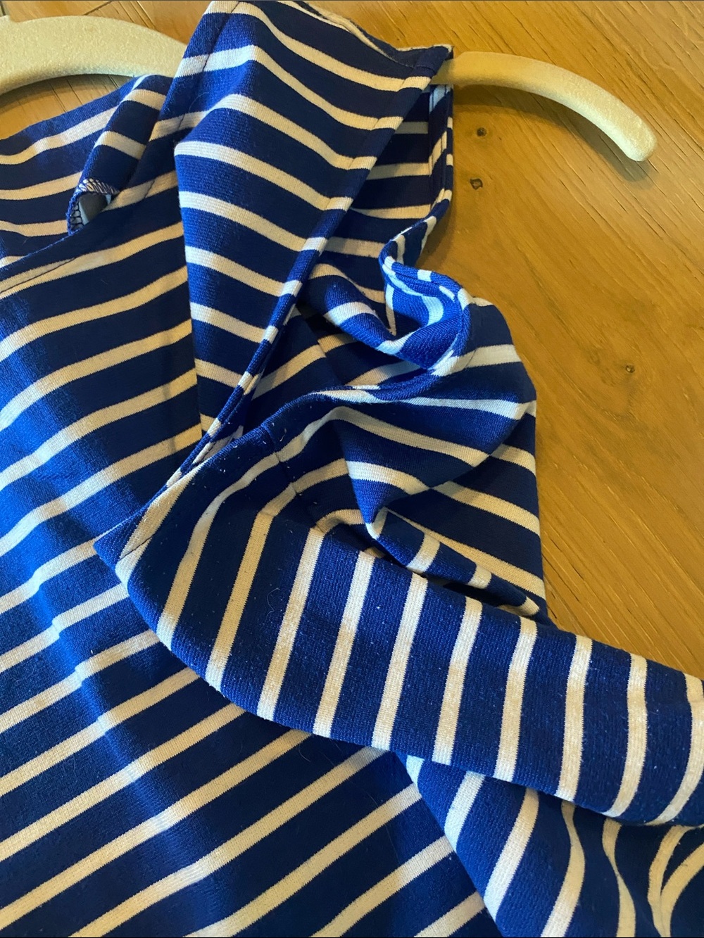Talbots Blue and White Striped women's top neckline with zipper and clasp - Picture 4 of 6